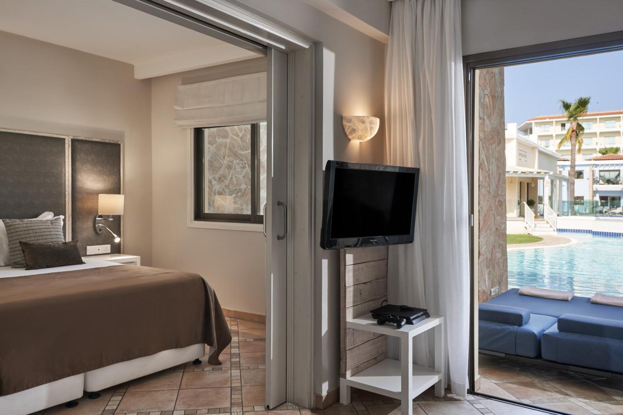 Atlantica Aeneas Resort Айя Напа Екстериор снимка