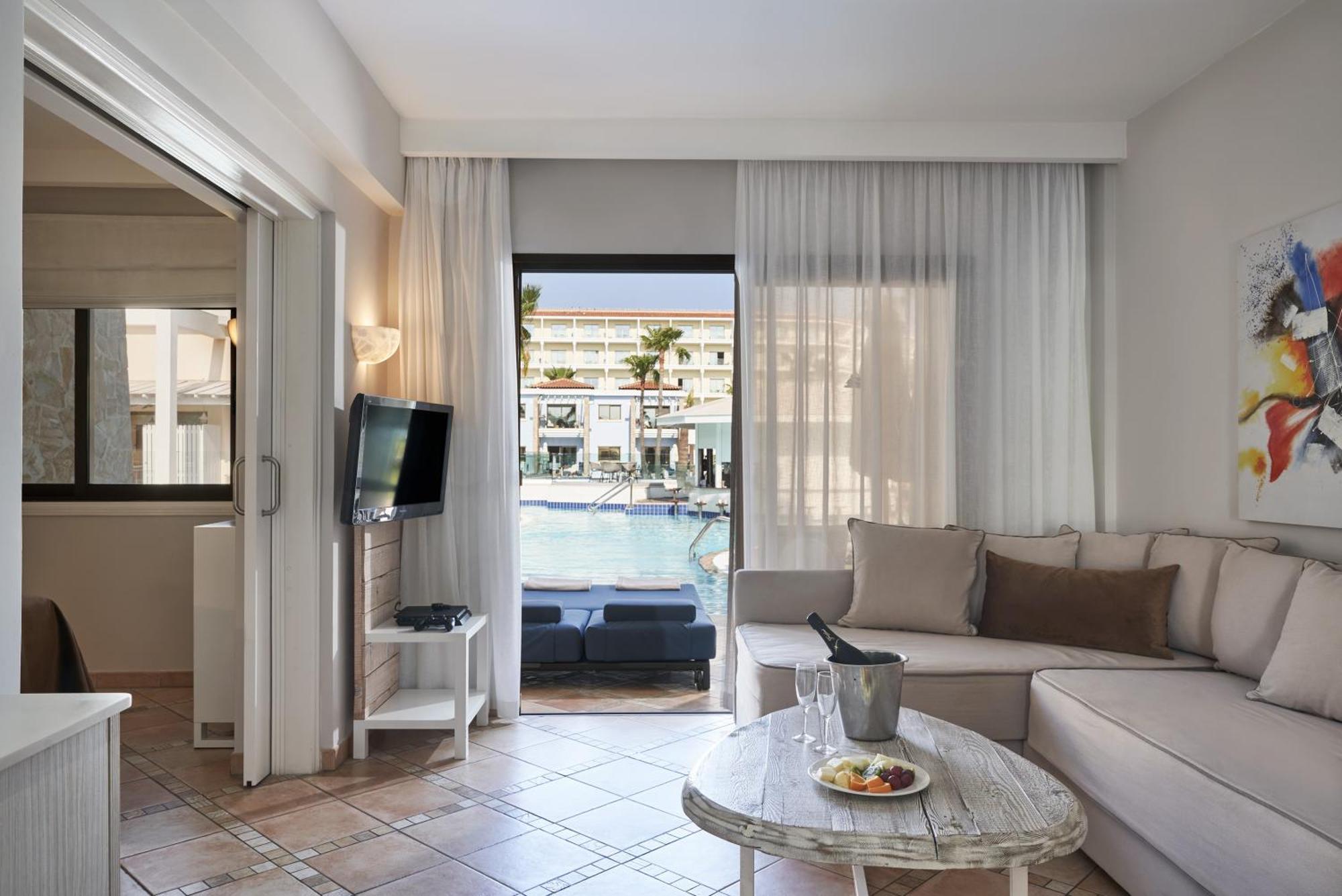 Atlantica Aeneas Resort Айя Напа Екстериор снимка