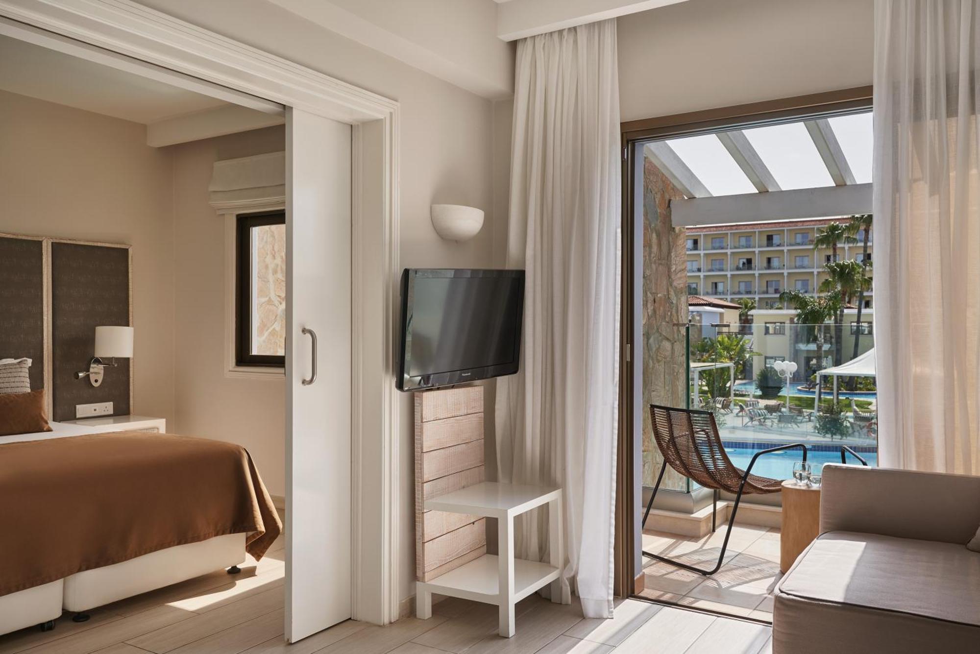 Atlantica Aeneas Resort Айя Напа Екстериор снимка