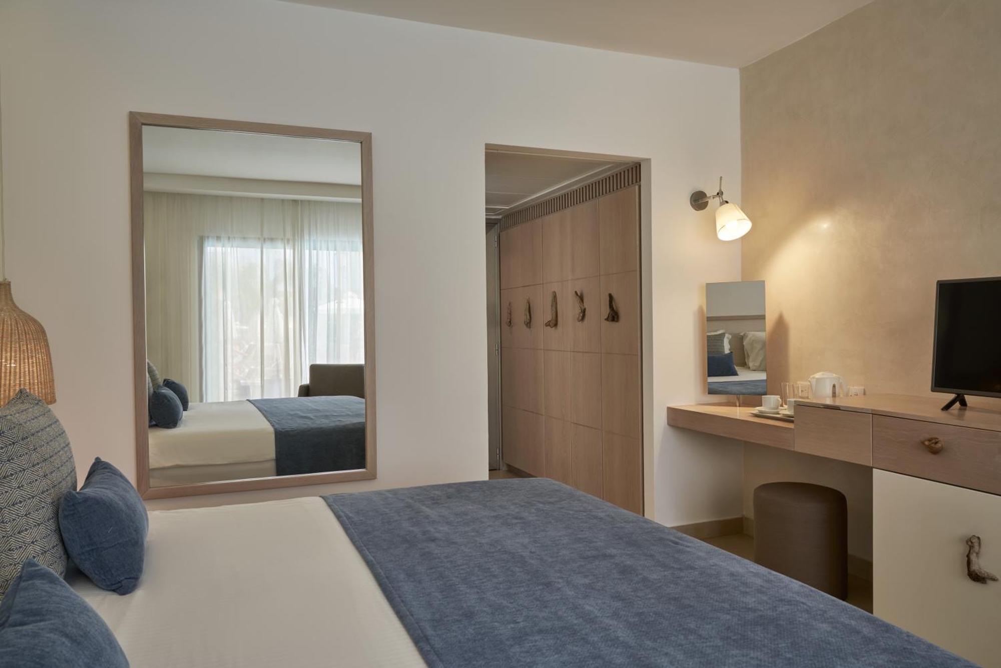 Atlantica Aeneas Resort Айя Напа Екстериор снимка