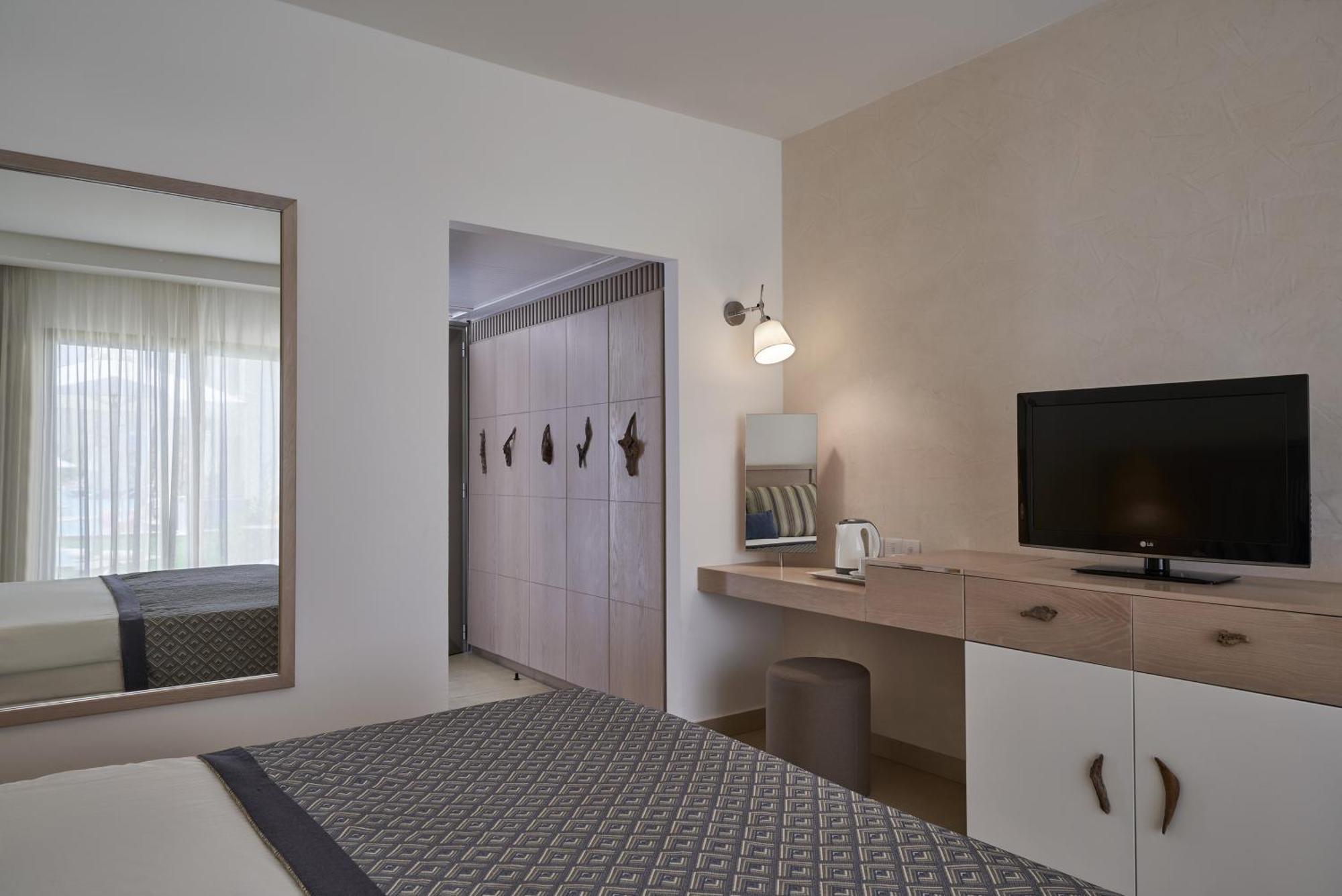 Atlantica Aeneas Resort Айя Напа Екстериор снимка