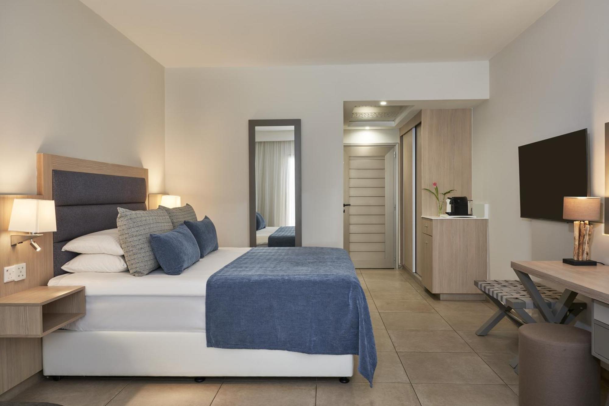 Atlantica Aeneas Resort Айя Напа Екстериор снимка